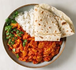 Vegan curry with naan