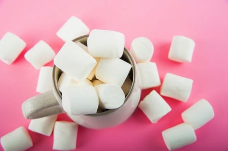 Marshmallows pink background