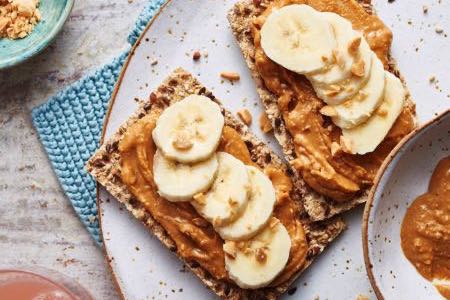 Ryvita with peanut butter & banana